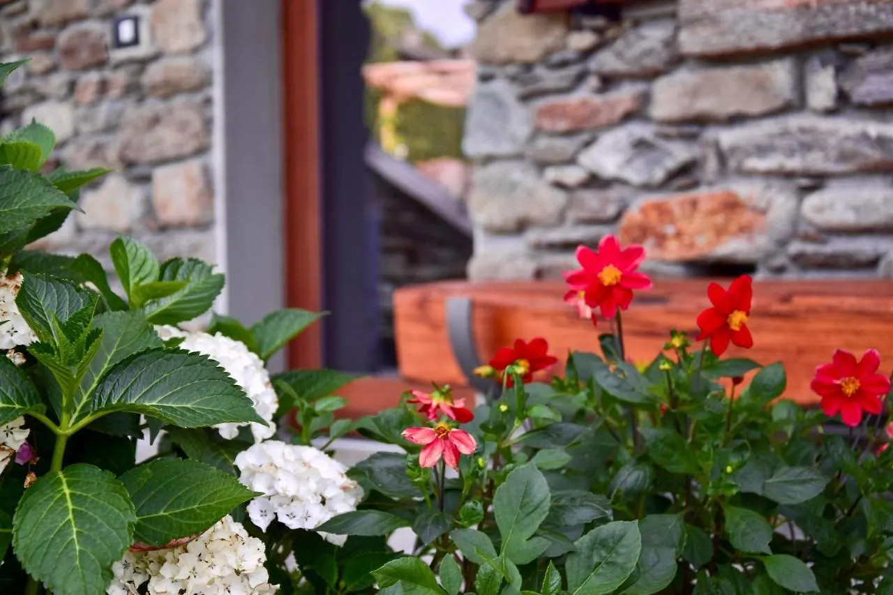 La Roggia - Lake Como Heritage Home In Molino Maufet Watermill - Patio On The Garden Колико Дом отдыха